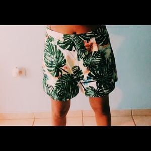 Green leafs style shorts BRAND NEW please share 🙏